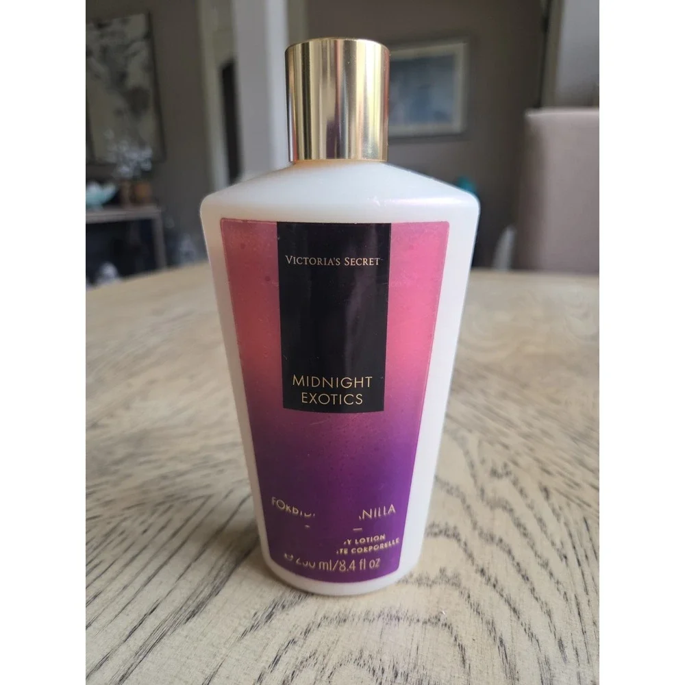 Victoria's Secret Hydrating Lotion Midnight Exotics Forbidden Vanilla Rare